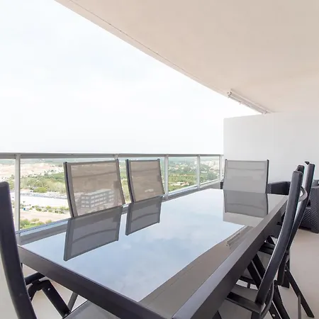Global Properties, De Dos Terrazas Con Vistas Al Mar Y Piscina En Canet