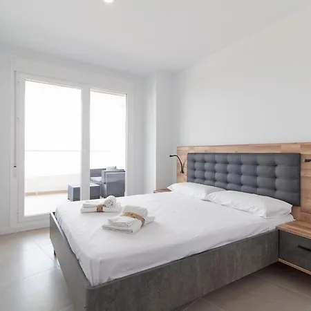 Global Properties, De Dos Terrazas Con Vistas Al Mar Y Piscina En Canet Apartment *