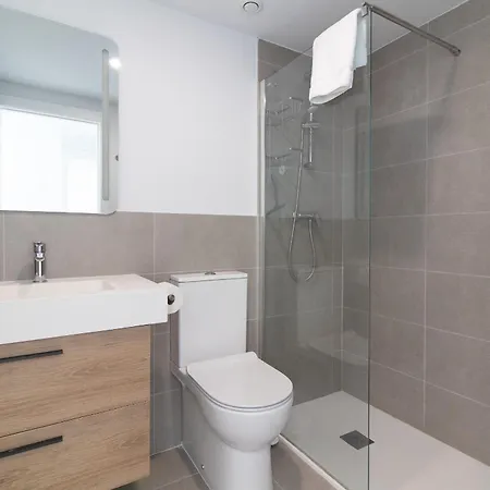 Global Properties, De Dos Terrazas Con Vistas Al Mar Y Piscina En Canet Apartment