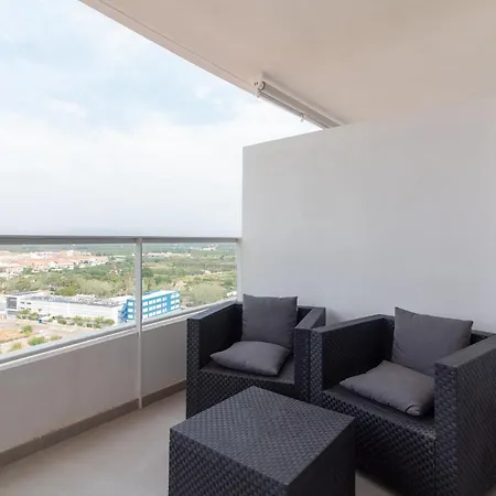 Global Properties, De Dos Terrazas Con Vistas Al Mar Y Piscina En Canet Apartment