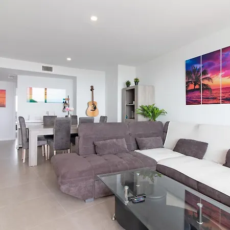 Global Properties, De Dos Terrazas Con Vistas Al Mar Y Piscina En Canet Lägenhet