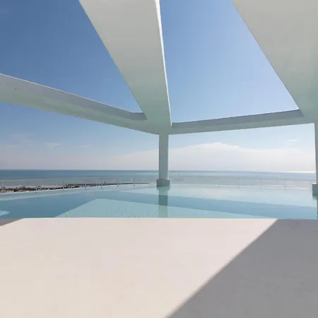 Global Properties, De Dos Terrazas Con Vistas Al Mar Y Piscina En Canet