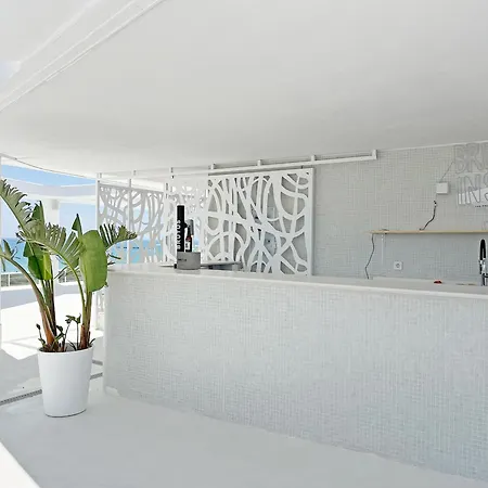 Global Properties, De Dos Terrazas Con Vistas Al Mar Y Piscina En Canet