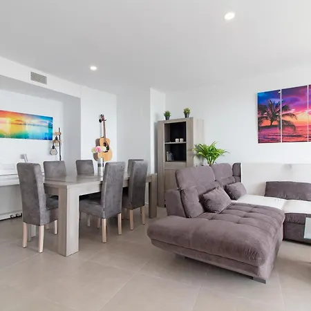 Global Properties, De Dos Terrazas Con Vistas Al Mar Y Piscina En Canet