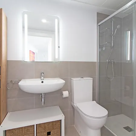 Global Properties, De Dos Terrazas Con Vistas Al Mar Y Piscina En Canet *